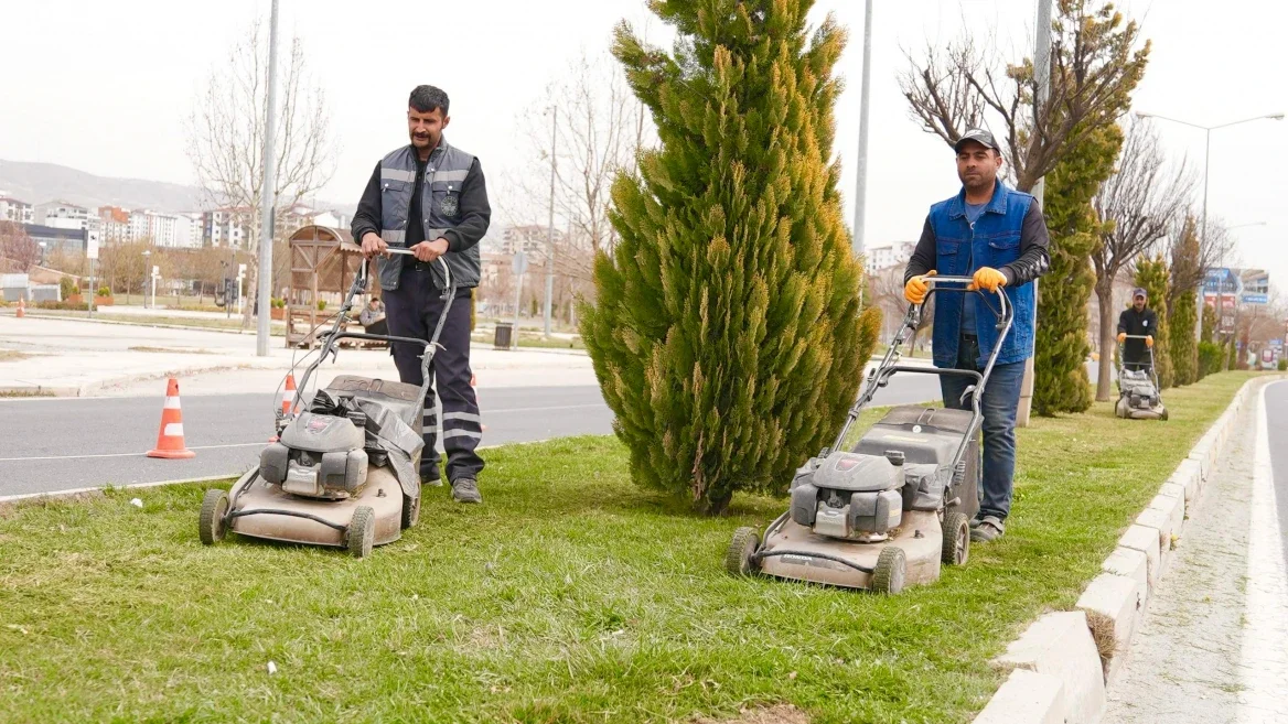 Elazığ Belediyesi’nden Bahar Hazırlığı