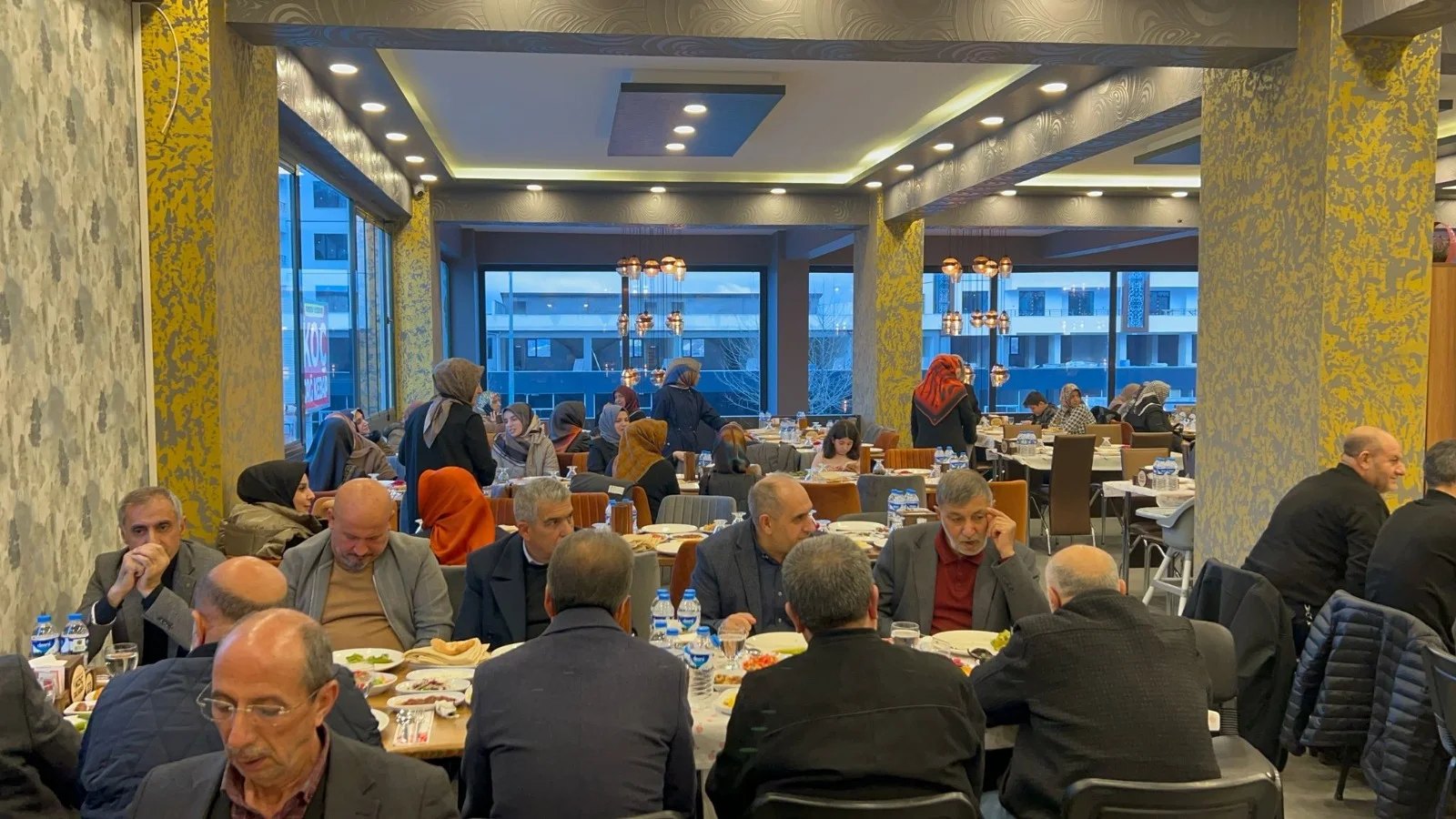 Elazığ Ticaret Borsası ve Türkiye Diyanet Vakfı Elazığ Şubesi Kadın Kolları’ndan, İftar Programı